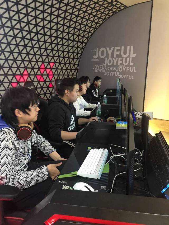 陆文博以其 陆文博以其