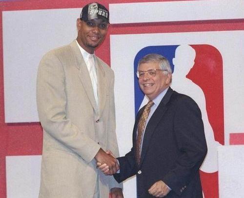 仅展现了东 仅展现了东